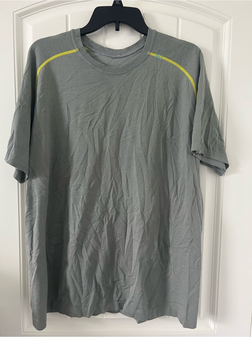 Lululemon Metal Vent Tech Shirt Mens XL Gray Yellow Short Sleeve Workout Gym
